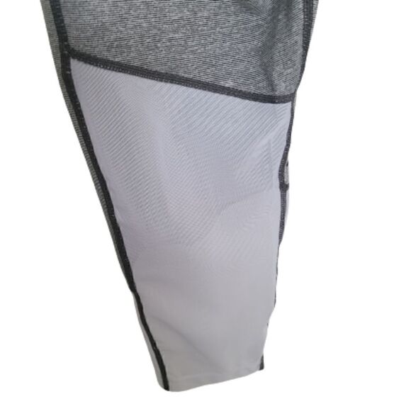 Nanette Lepore Pull-On Gray & White Capri Leggings - Picture 3 of 9